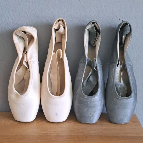 Gaynor Minden Women’s 10 Pointe Ballet Shoes SN3-SDH Sculpted Fit 2 Pairs Pink - Picture 1 of 15